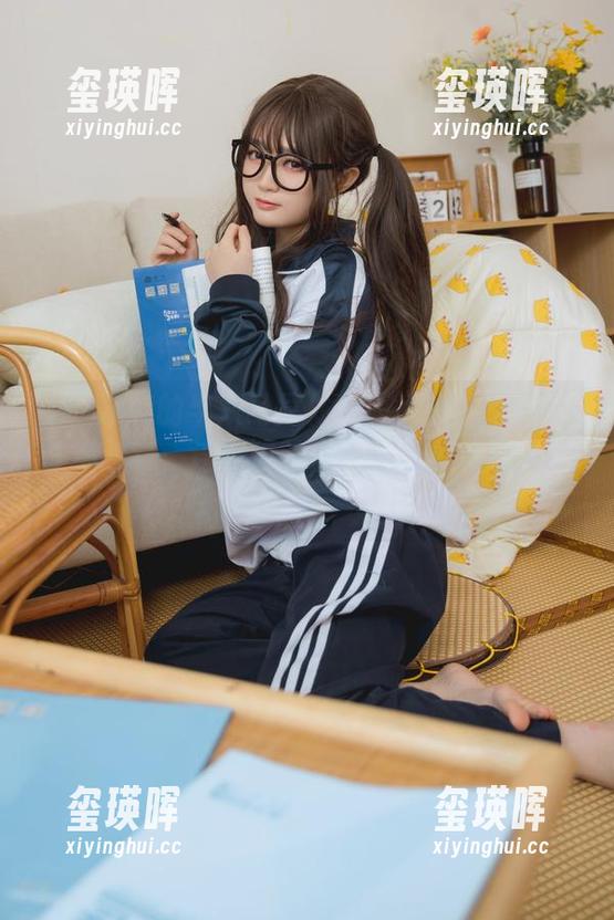 神沢永莉的半双马尾体操服大腿袜写真——穿上它，连路边的小狗都会多看你一眼！