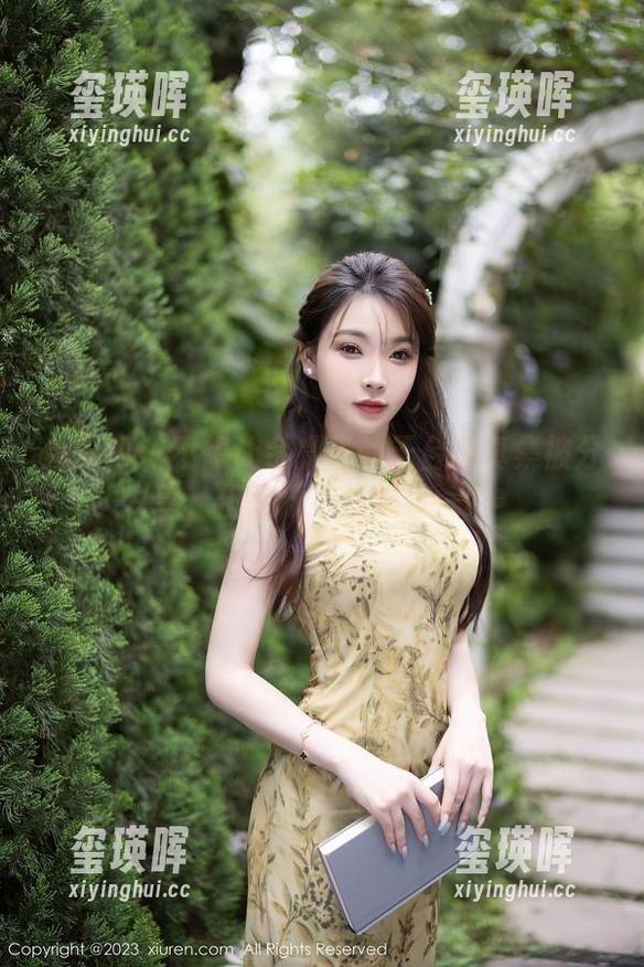 秀人网 - 不想让余虞酱的天台写真集被分享，但又忍不住想看一眼