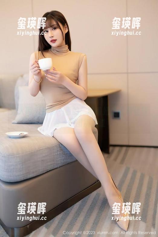 秀人网 - 值得一看的：噜噜妞儿校服怪好看，原图别错过