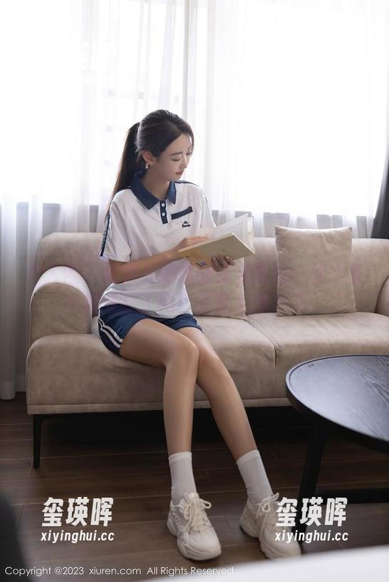 秀人网 - 安然儿的最新皮衣图包：你准备好被羡慕了吗？真是太迷人了！