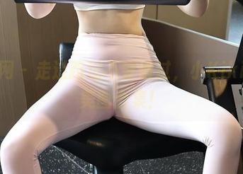 秀人网 - 走过路过不要错过，小Kiki油亮美图合集！