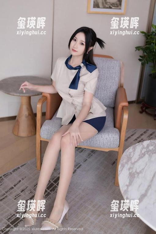 秀人网 - 杨晨晨Yome的黑丝美腿写真，高清呈现，细节满分！