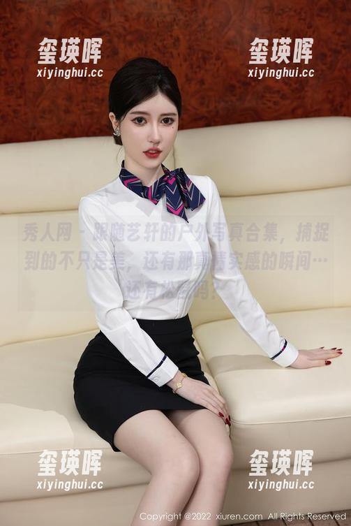 秀人网 - 跟随艺轩的户外写真合集，捕捉到的不只是美，还有那真情实感的瞬间…还有松鼠吗？