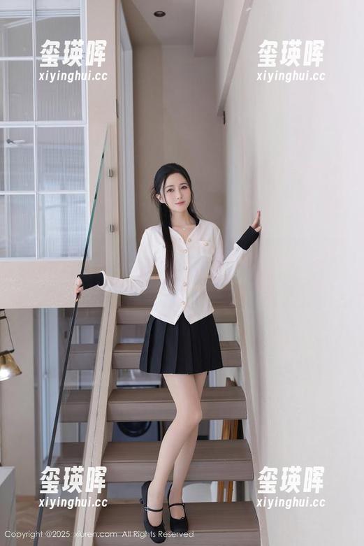 秀人网 - 翻开赵惟依coco的礼服合集，瞬间感受到我生活的低配…