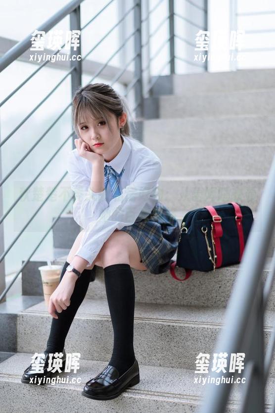 秋楚楚不秃头的私房好物：从蕾姆睡衣看她的百变风格