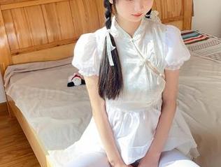 稚乖画册 - 云上少女，赤西夜夜在线分享，作品“晴空-0380D白丝”的魔力真没谁了。