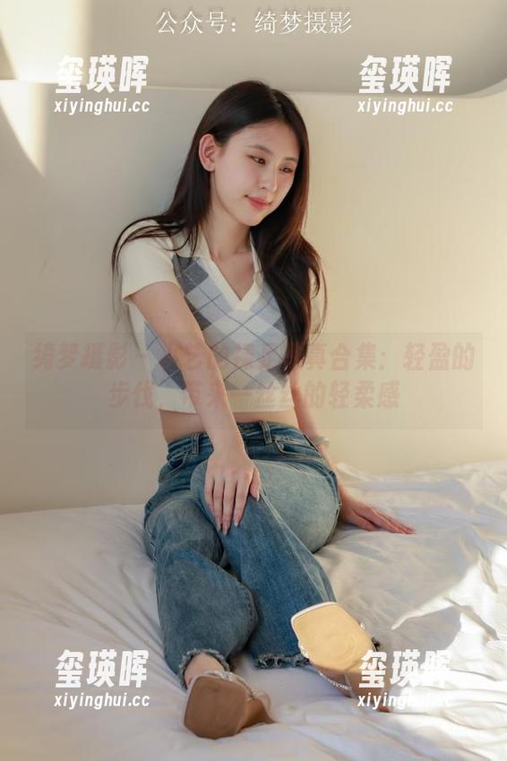 绮梦摄影 - 小艺的裸足写真合集：轻盈的步伐，带来一丝丝的轻柔感