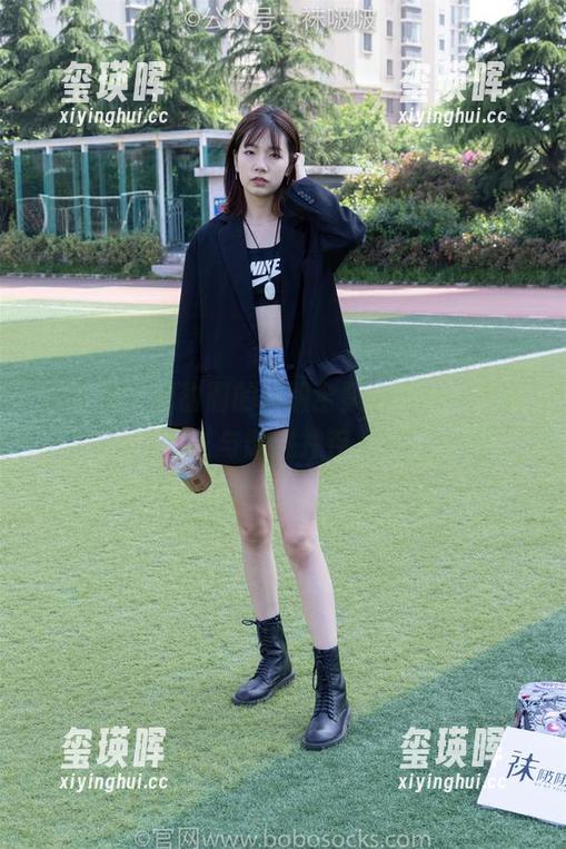 袜啵啵 - 甜甜圈的和服全集：小心，优雅与诱惑并存