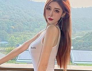 微密圈 - 哦，超辣的林一的“妹妹”写真，高清得都快要跃出屏幕来找我聊天！