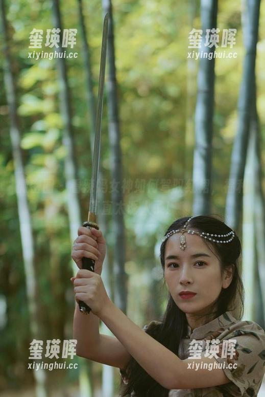 微密圈 - 看辣妈女神如何驾驭红裙，福利简直太诱人了！