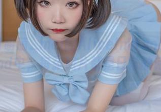 在铁打萌萌_moi的AliceInWonderland中，每张照片都是日常的诗