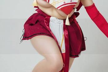 无圣光的阿寨寨和她的礼服图集,似乎在透出一种神秘气息,诱人得很啊!