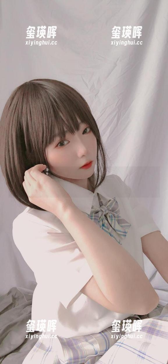 这不是普通的毛衣！青水百合子定制露背惊艳作品分享。