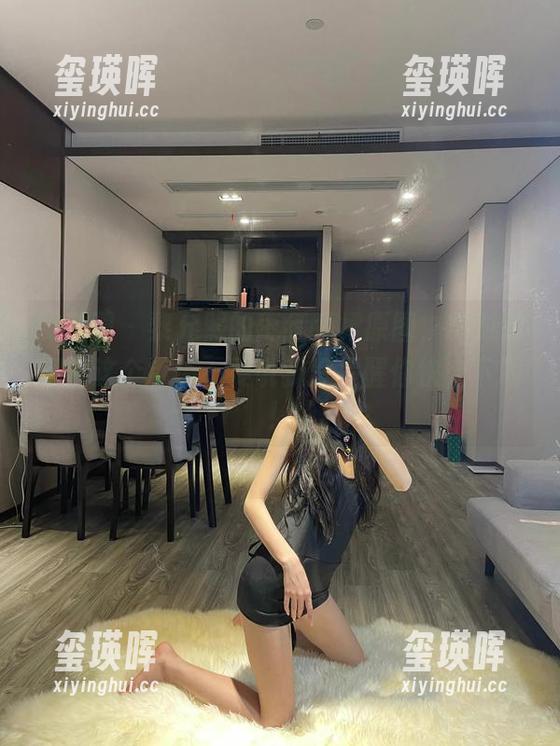 微密圈 - 黎允熙的枣红睡裙原图，绝对对得起这个色！不要说我没提醒你快来下载！